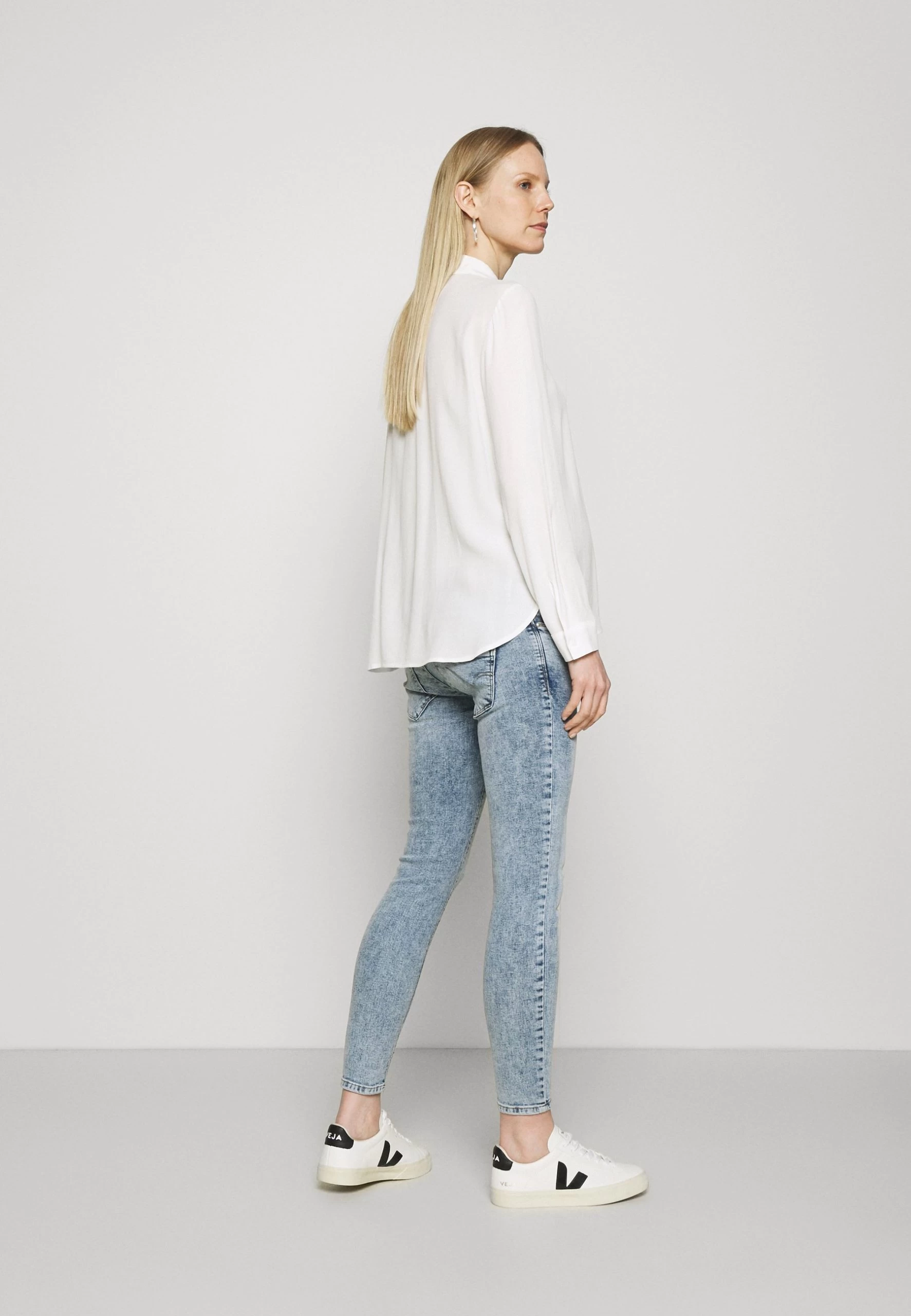 ONLY MATERNITY Olmpaola Life Skinny - Jeans Skinny - Light Blue Denim – Image 3